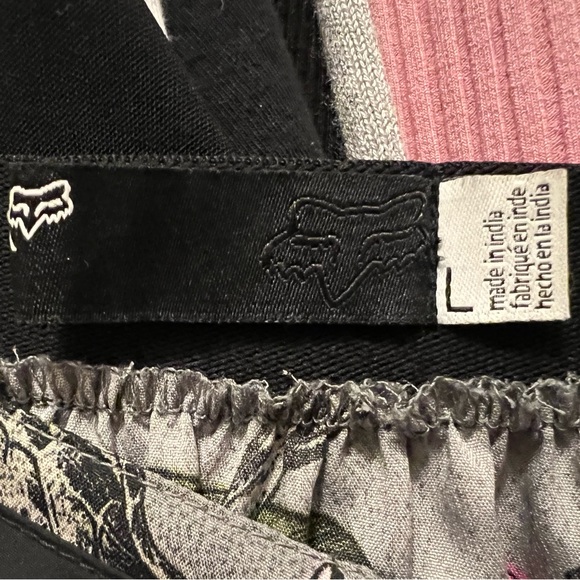 Fox | Juniors Floral Print Button-Down Skirt w/ Pockets | Size Large - Picture 7 of 10